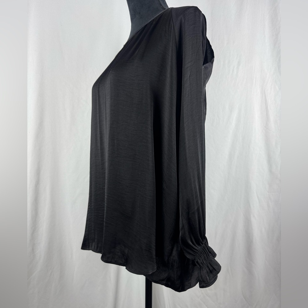 Old Navy Black Cold Shoulder Long Sleeve Blouse - Picture 2 of 6
